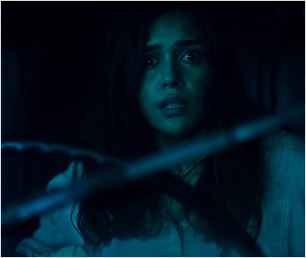 Eisha Singh in Obsess Movie